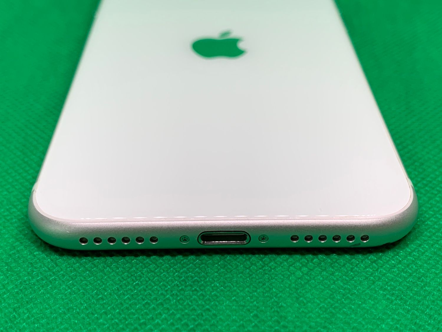 ムスビー｜マレクエ オープンセール iPhonSE2 64GB 電池95% 送料無料 