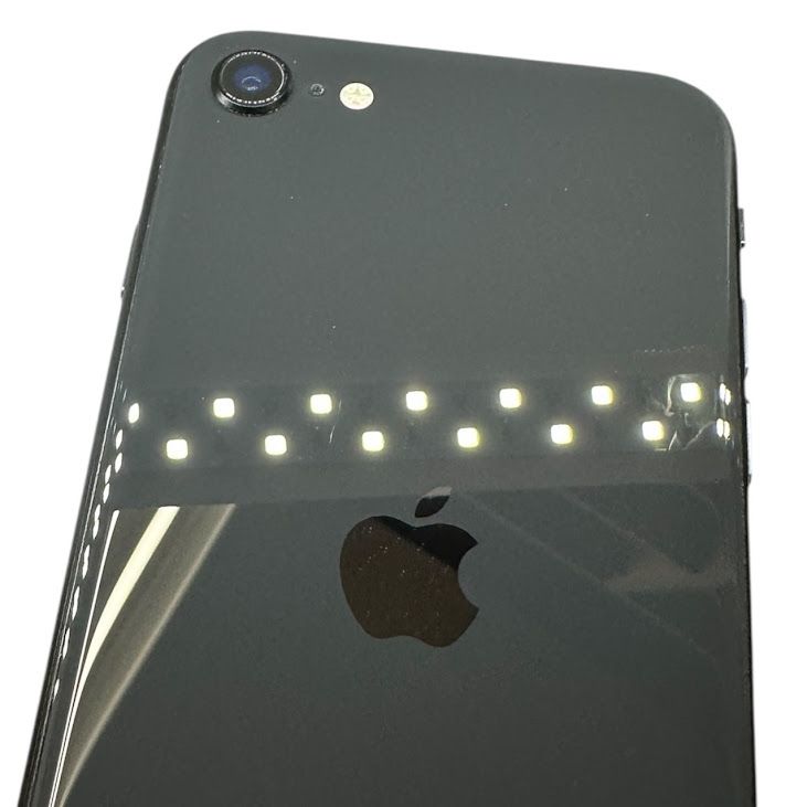 �ڥХåƥ꡼83%��iPhone��SE����2�����64GB���֥�å���SIM�ե꡼��au��