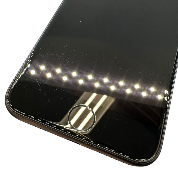 �ڥХåƥ꡼80%��iPhone��SE����2�����128GB���֥�å���SIM�ե꡼