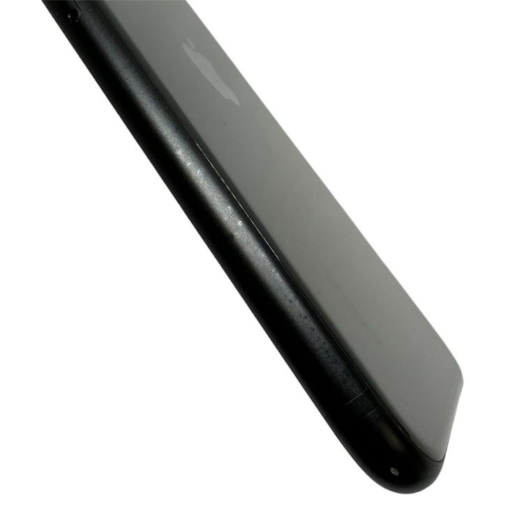 �ڥХåƥ꡼80%��iPhone��SE����2�����64GB���֥�å���SIM�ե꡼��au��