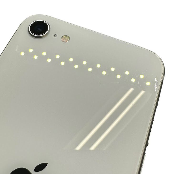 �ڥХåƥ꡼93%��iPhone��SE����2�����64GB���ۥ磻�ȡ�SIM�ե꡼��au��
