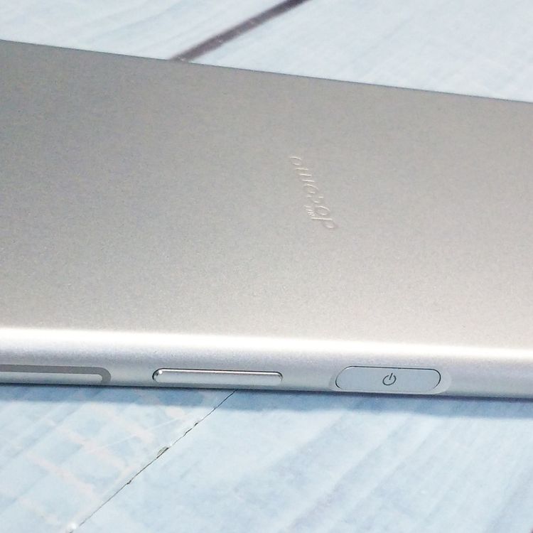 docomo Xperia XZ1 SO-01K Warm Silver  632