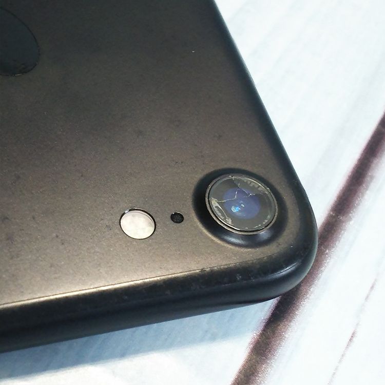 docomo iPhone7 128GB �֥�å� [�����] 037