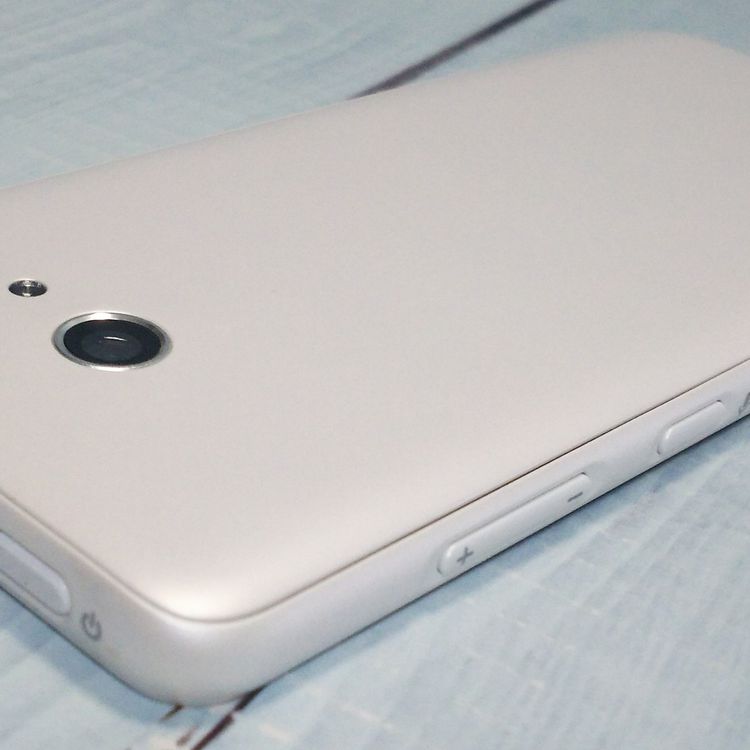 Y!mobile ������ ���󤿤󥹥ޥ�2+ A201KC �ۥ磻��  897