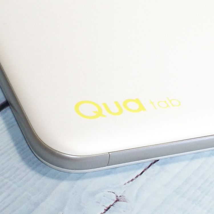 au Qua tab QZ10 KYT33 ���եۥ磻��KYT33SWA  831