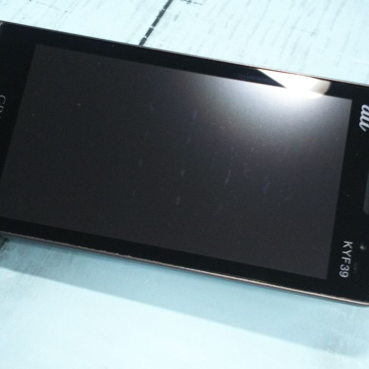 au ������ GRATINA ��[����] �֥�å� KYF39  214