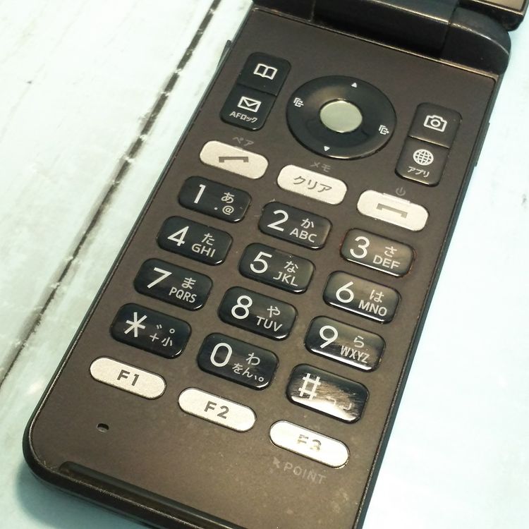 KYOCERA au GRATINA 4G BLACK KYF31  511