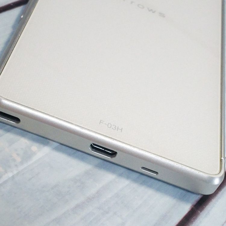 docomo arrows SV F-03H White  277