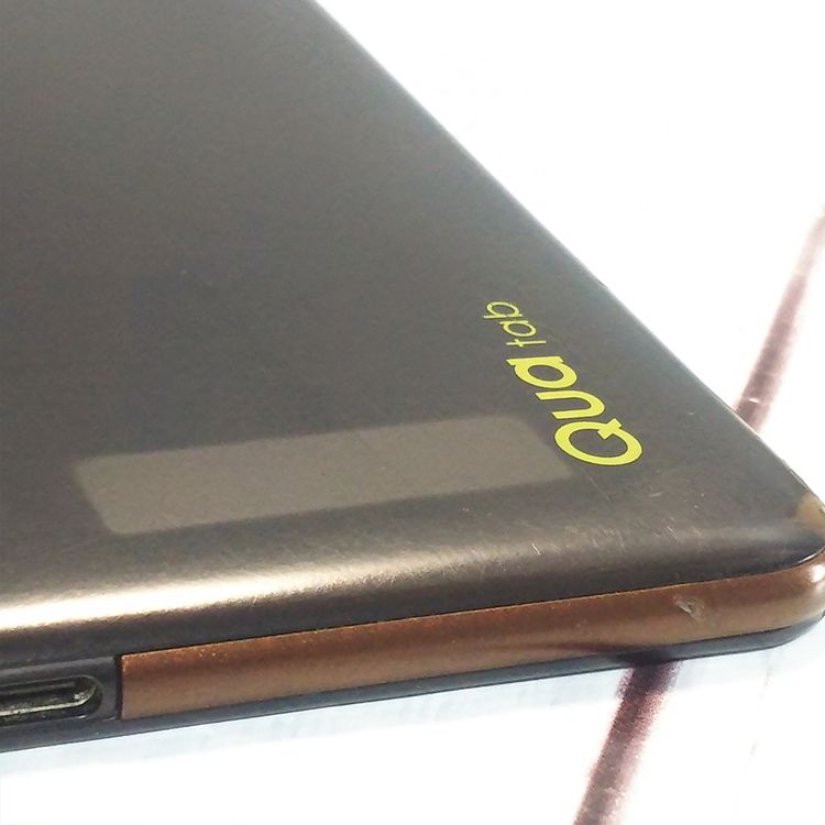 au KYOCERA Qua tab QZ8 �⥫�֥�å� KYT32 [������]  972
