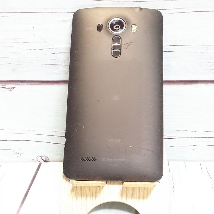au LG isai vivid LGV32 �쥶���֥�å�  652