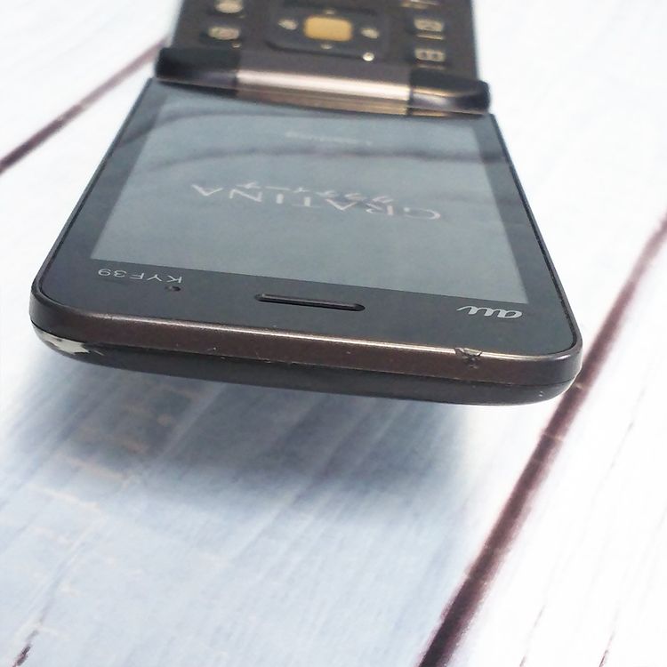 au ������ GRATINA ��[����] �֥�å� KYF39  609