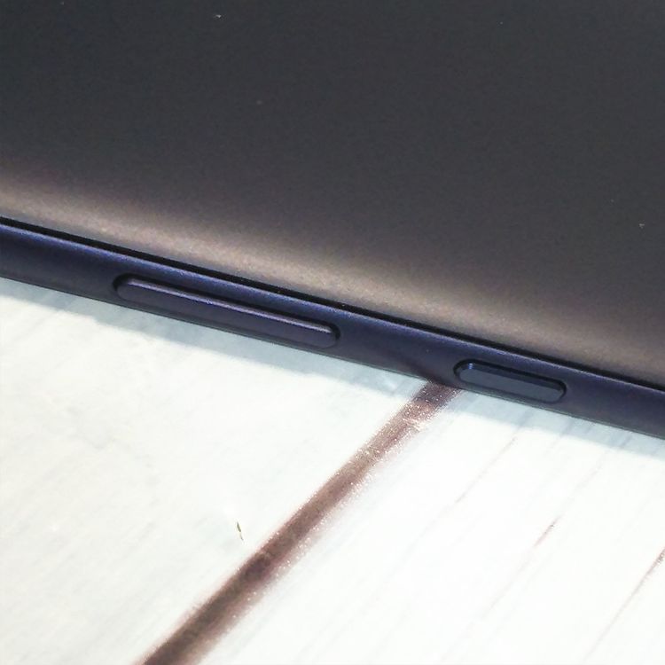 au Qua phone QZ ������ KYV44 ����ǥ���  595