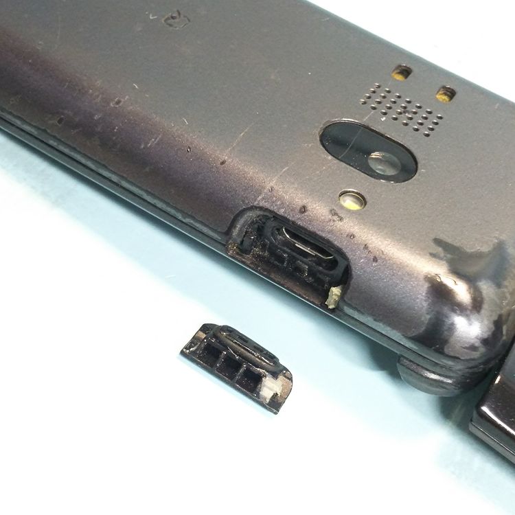 KYOCERA au GRATINA 4G BLACK KYF31  205