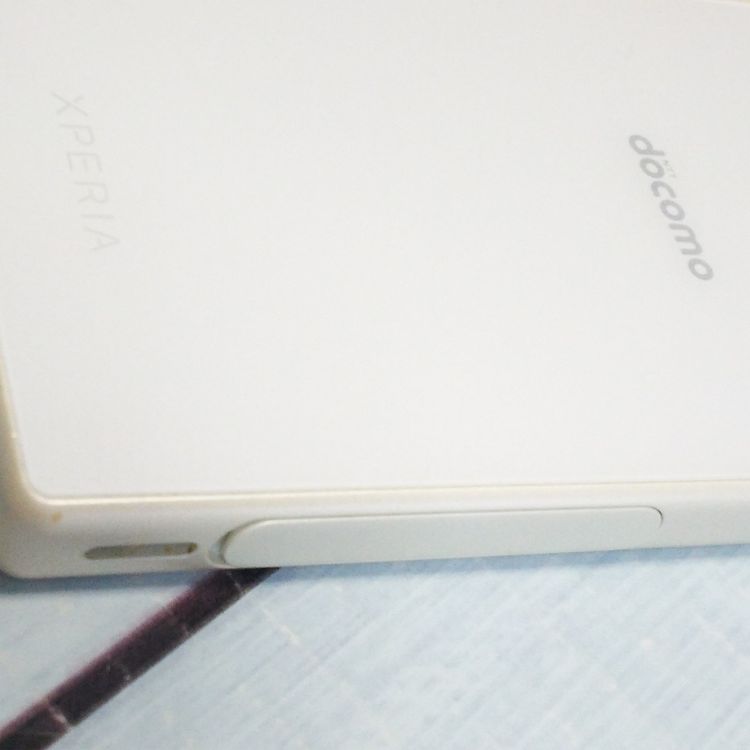 docomo Xperia Z5 Compact SO-02H WHITE  960