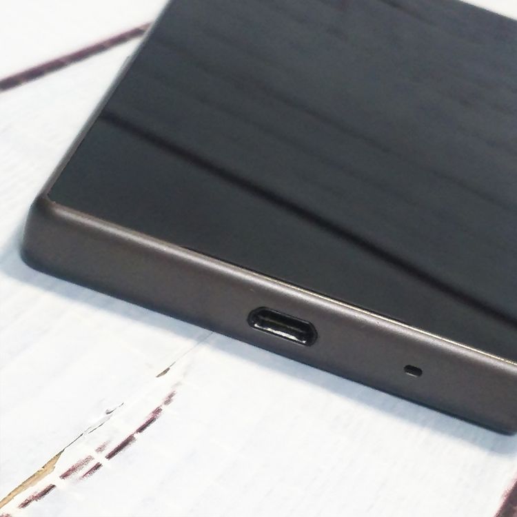 docomo Xperia Z5 Compact SO-02H Black  923