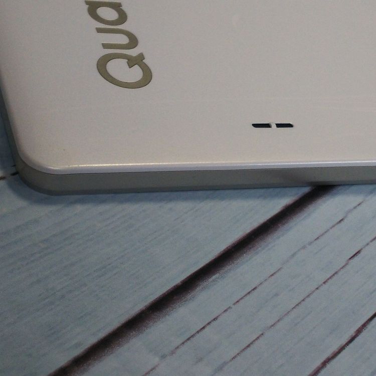 au LG Qua tab PZ �ۥ磻�� LGT32  939