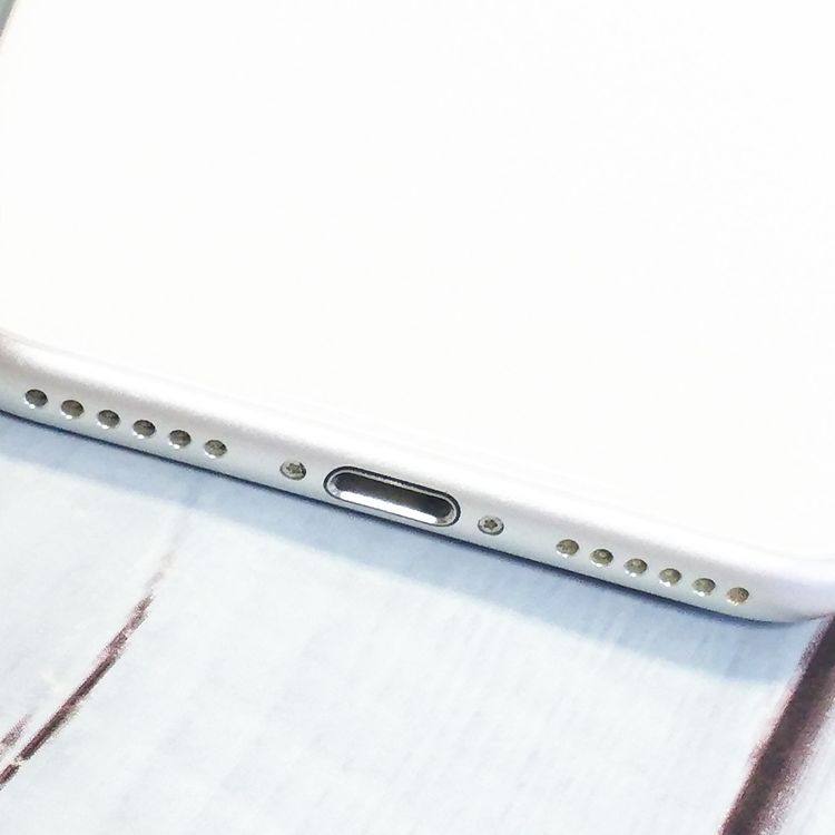 au iPhoneSE2 64GB �ۥ磻��  251