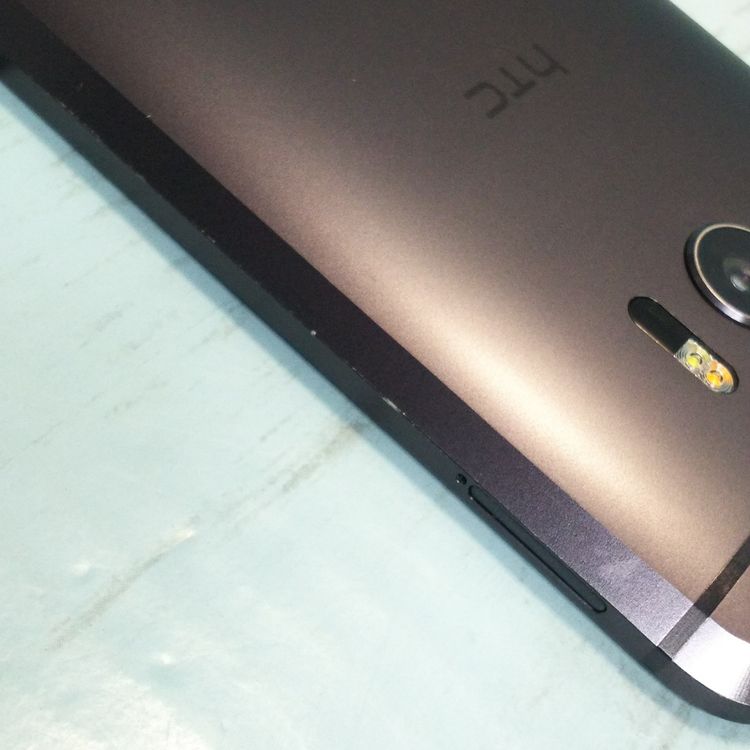 au HTC 10 HTV32 au �����ܥ󥰥졼  787