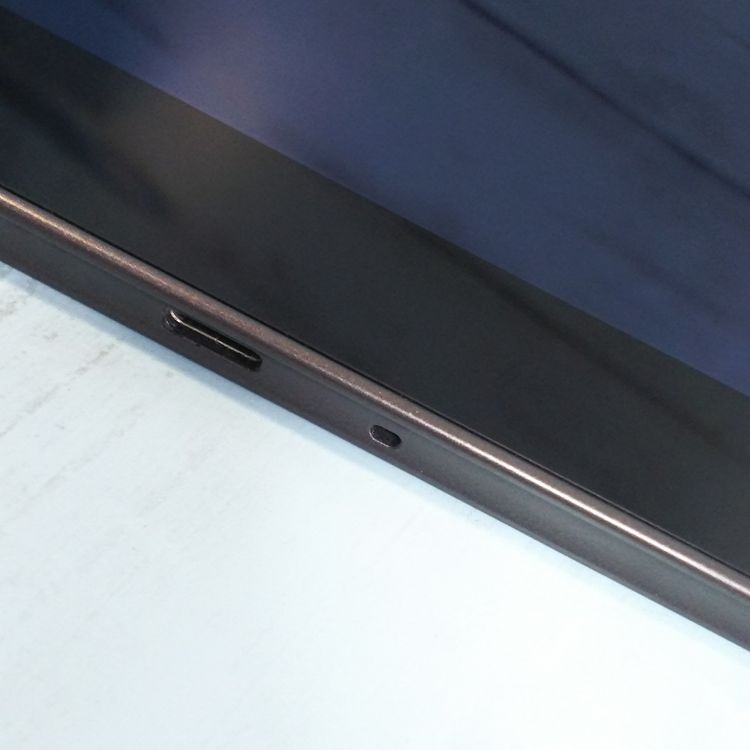 docomo arrows Tab F-02K Black �֥�å�  684