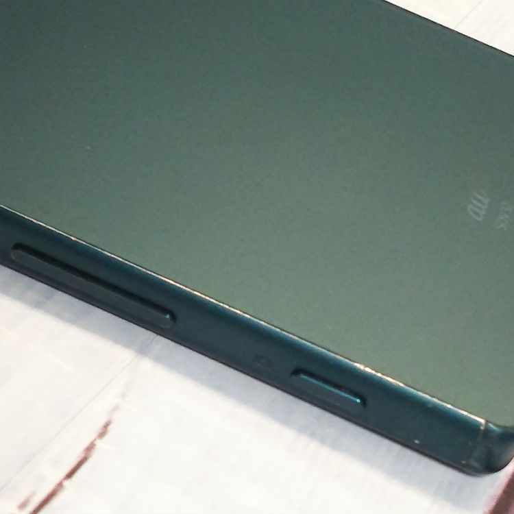 SONY au Xperia Z5 SOV32 Green  655