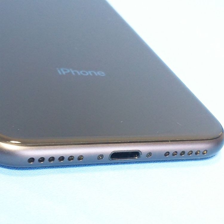 SIM�ե꡼ iPhone8 64GB ���ڡ������졼 [�����] 598