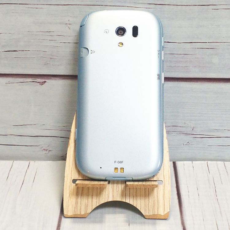 docomo �ٻ��� �餯�餯���ޡ��ȥե���3 F-06F �������֥롼 426