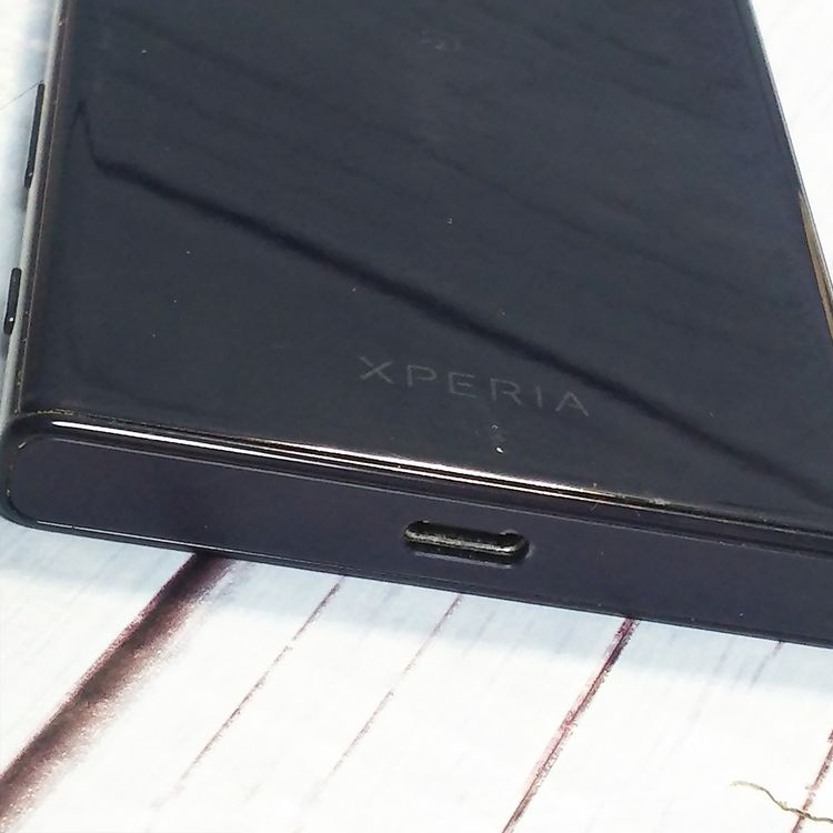 docomo Xperia X Compact SO-02J Universe Black  100