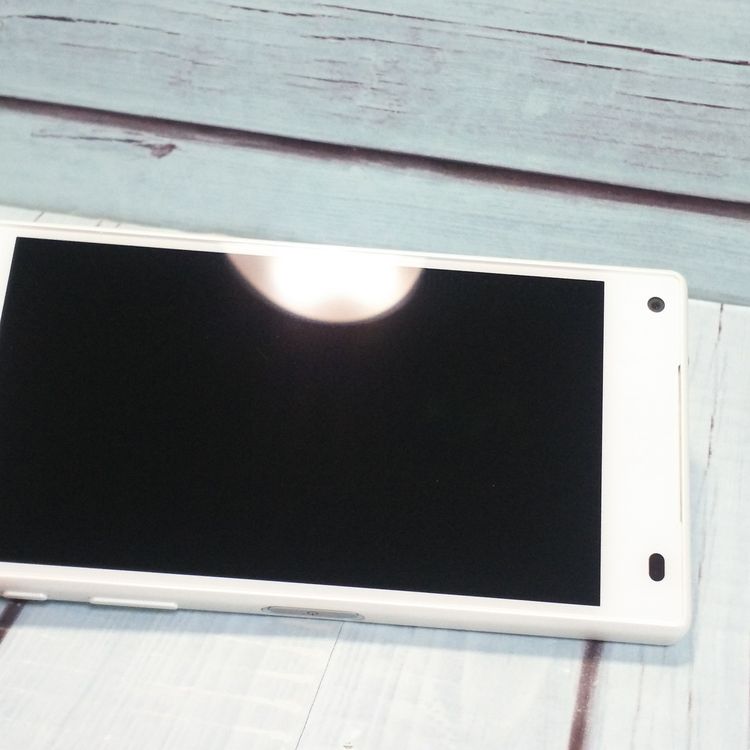 docomo Xperia Z5 Compact SO-02H WHITE  514