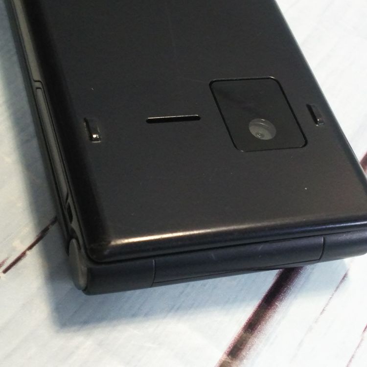 docomo arrows �ٻ��� �������� F-03L �֥�å�  700