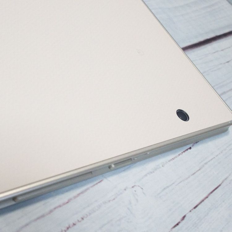 docomo arrows Tab F-02K White �ۥ磻��  302