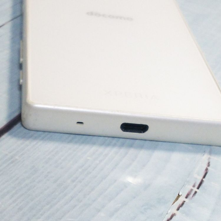 docomo Xperia Z5 Compact SO-02H WHITE  452