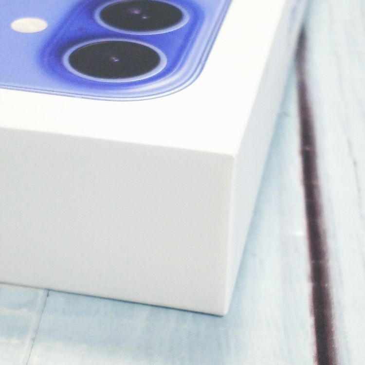 SIM�ե꡼ iPhone16 128GB �֥롼 ����  ̤���� ���� 995