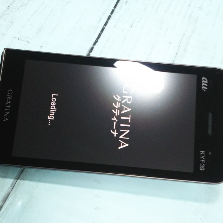 au ������ GRATINA ��[����] �֥�å� KYF39  997