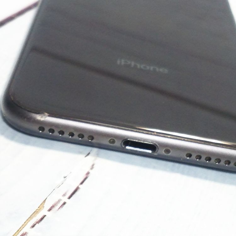 SIM�ե꡼ iPhone8 64GB ���ڡ������졼  083