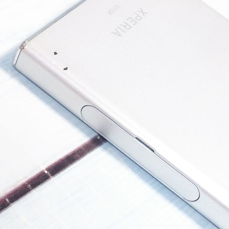 docomo Xperia XZ1 Compact SO-02K white 739