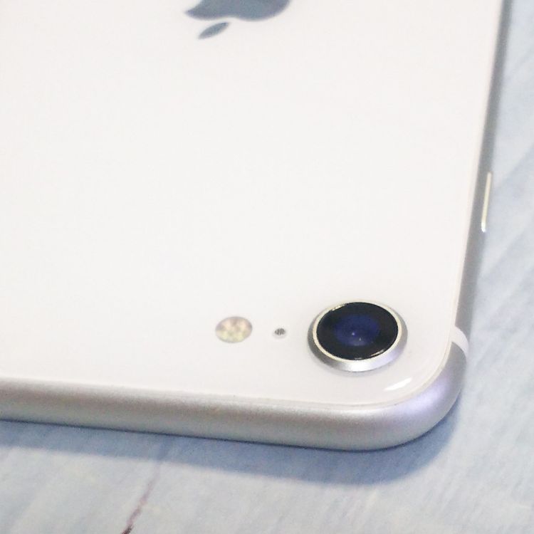 au iPhoneSE2 64GB �ۥ磻��  950