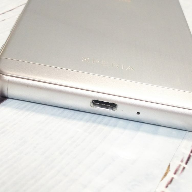 docomo Xperia X Performance SO-04H �ۥ磻�� ����С�  421