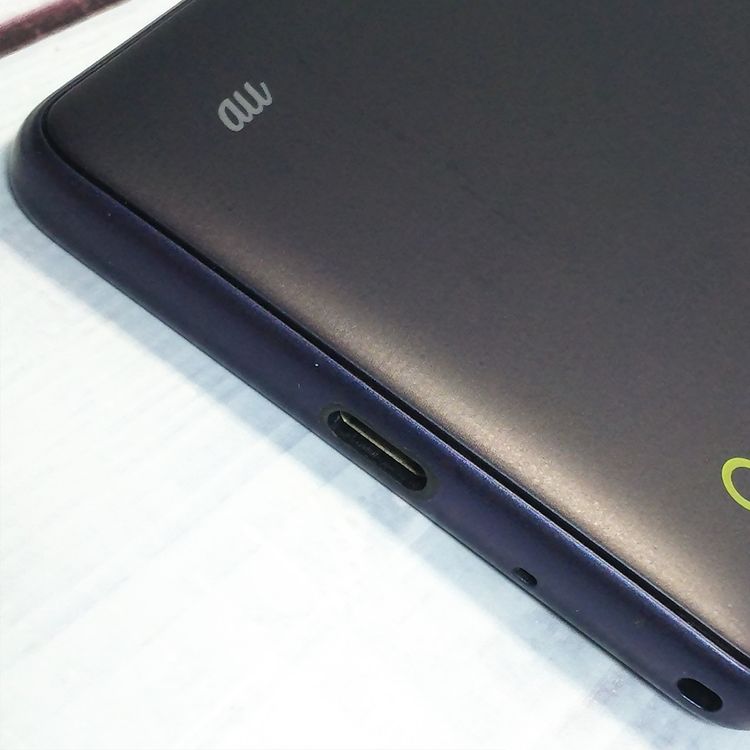 au Qua phone QZ ������ KYV44 ����ǥ���  586