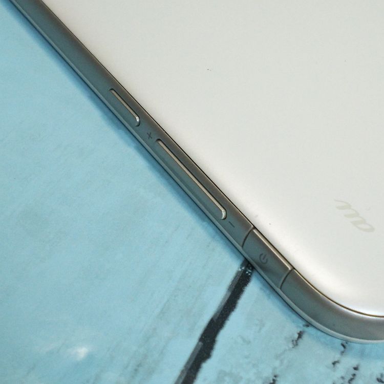 au Qua tab QZ10 KYT33 ���եۥ磻��KYT33SWA 787 [������]