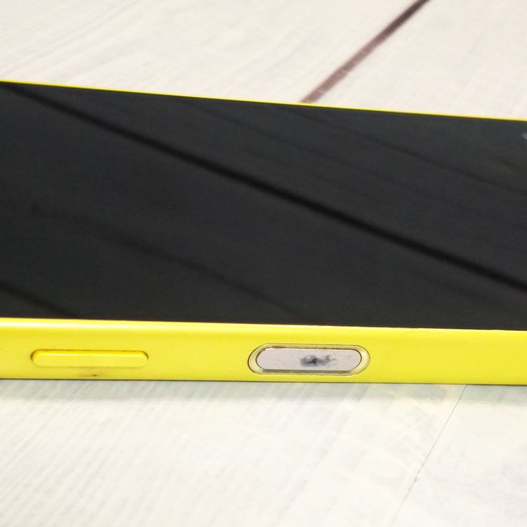 docomo Xperia Z5 Compact SO-02H Yellow/��������  690