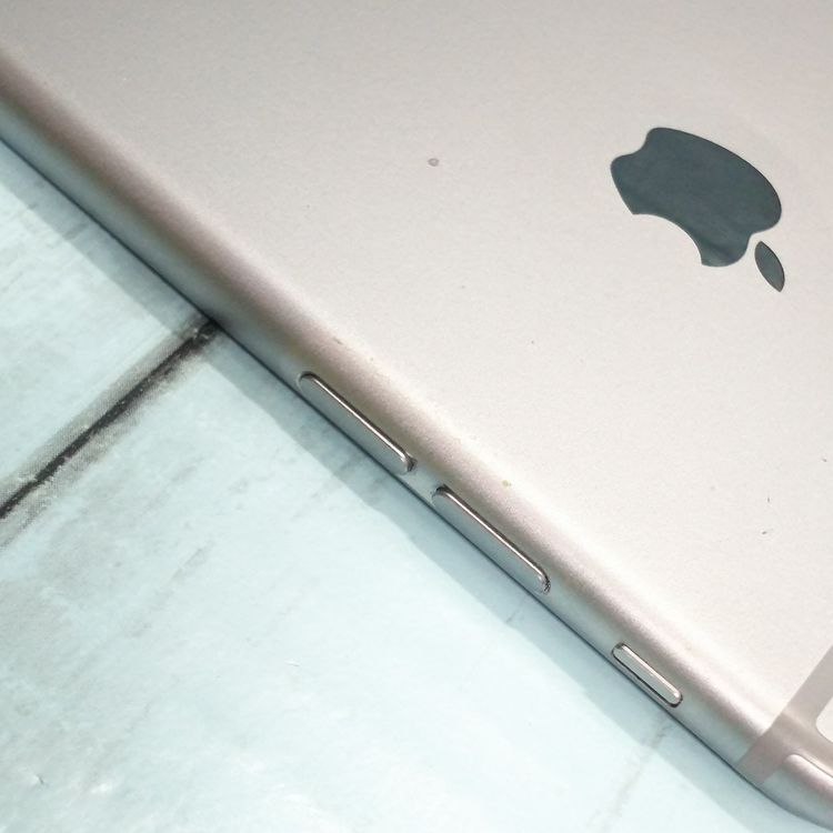 au iPhone6Plus 16GB ���ڡ������졼 374