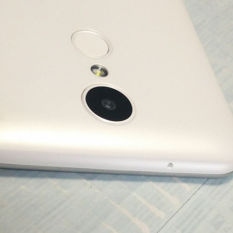 LG�Ż� au LG it LGV36 Pearl White  372