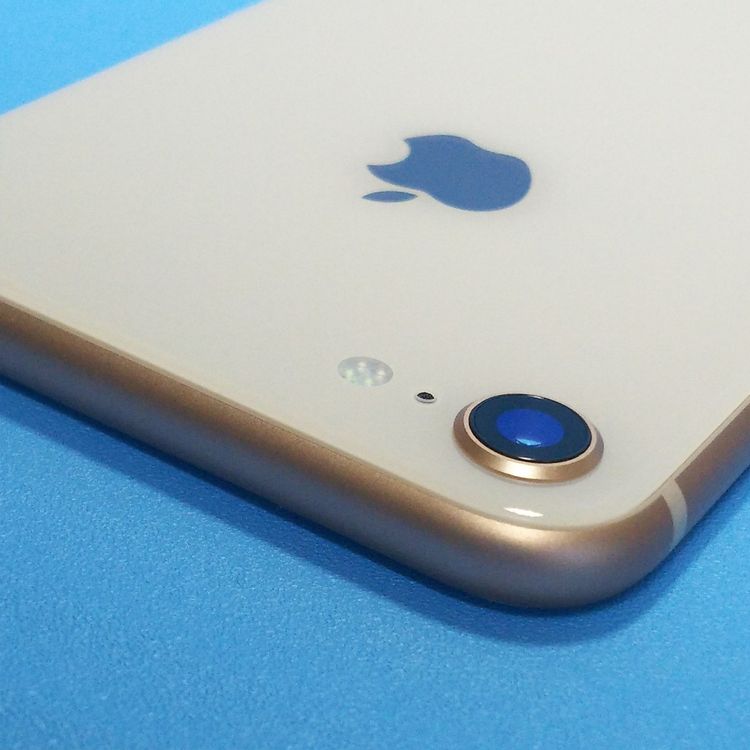 au iPhone8 64GB �������  598