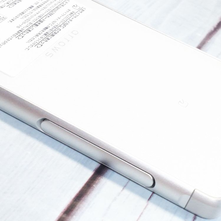 docomo arrows SV F-03H White  568