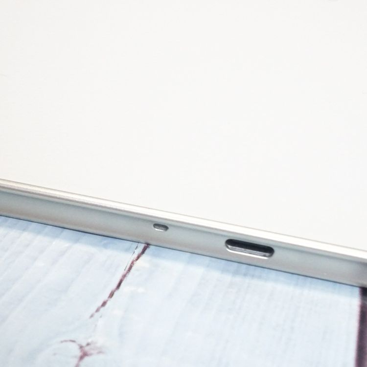 docomo arrows Tab F-02K White �ۥ磻��  355