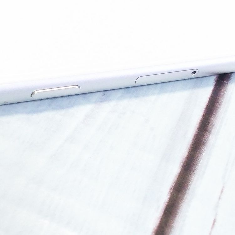 au iPhoneSE2 64GB �ۥ磻��  251