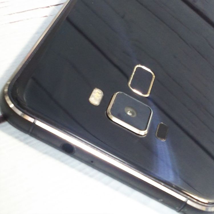 UQ ZenFone3 (Z017DA) �֥�å�  385