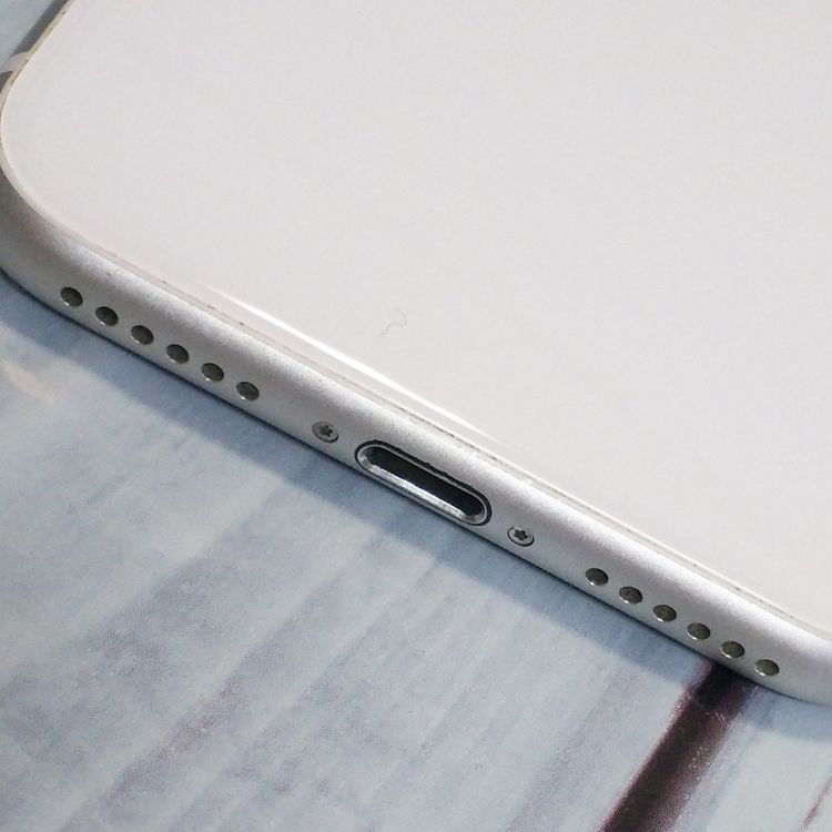 au iPhoneSE2 64GB �ۥ磻��  408