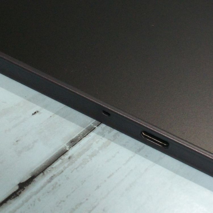 docomo arrows Tab F-02K Black �֥�å�  681