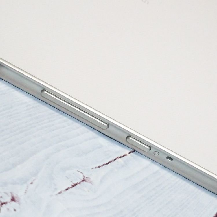 docomo arrows Tab F-02K White �ۥ磻��  173